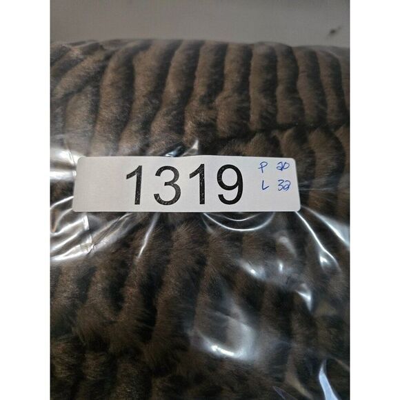 Faux Fur Hooded Vest Black Ribbed Striped Design mob wife elegant old money - Picture 7 of 7